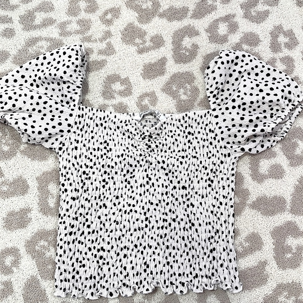 White Dalmatian Print Cropped Scrunched Top || Women’s Size S || STARDIVARIOUS